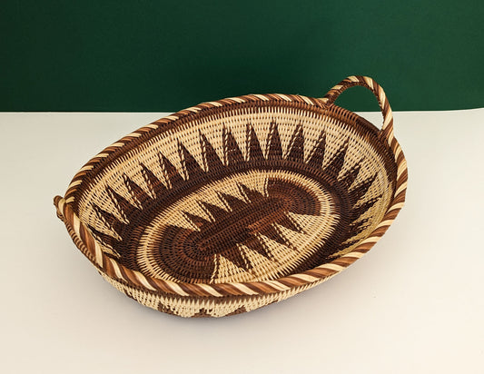 Shallow basket with handles